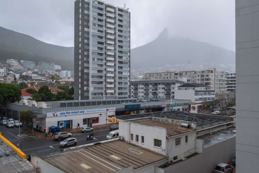 2 Bedroom Property for Sale in Sea Point Western Cape